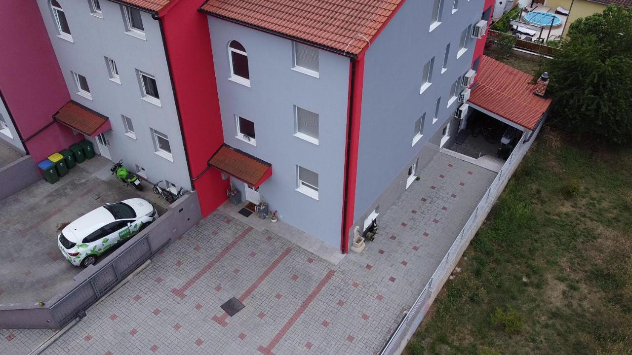 Saric Pula